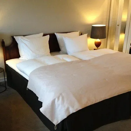 & Hotel