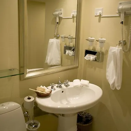 & Hotel 3*