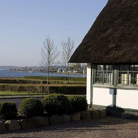 & Otel 3*