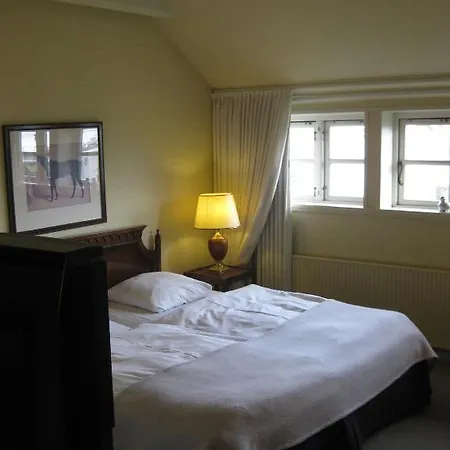 Hotell & 3*