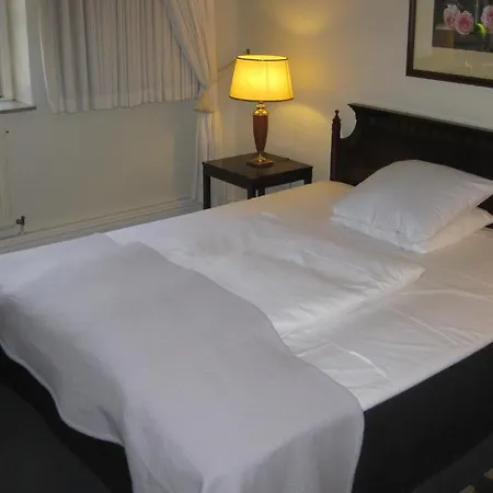 Hotell &